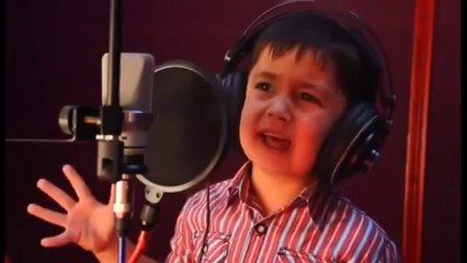 Afgan Çocuğun İnanılmaz Sesi!