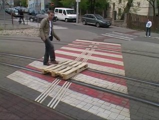 Bu adamın yaptığına hayran kalacaksınız...