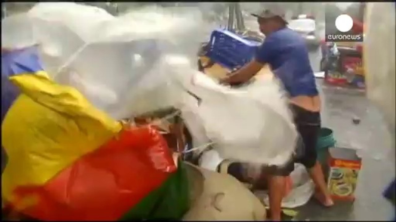 Philippines battered by Typhoon Rammasun