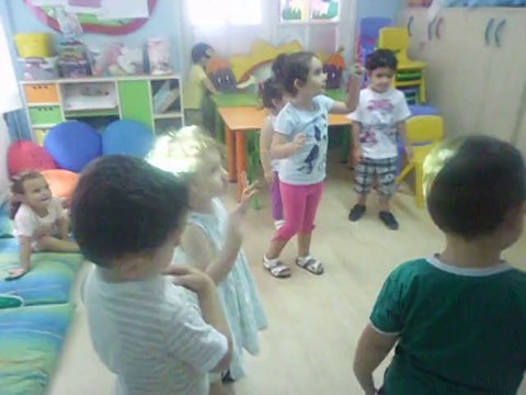 Üsküdar Acıbadem UÇan Balon Anaokulu Oyun Grubu İngilizce Dersindeee:)