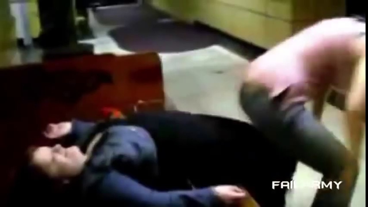 Funny drunk fails compilation - wegschmeiss.de