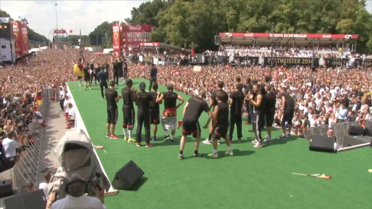 Draxler narrt Großkreutz: 'Rück' den Döner raus!'