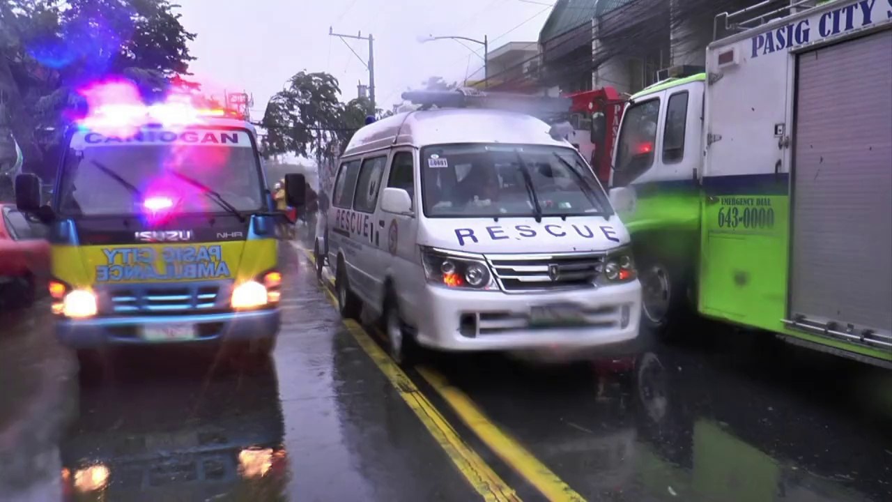 Typhoon shuts down Philippine capital