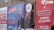 Sakarya Erdoğan'ın Miting Alanında Hakan Şükür'e Pankartlı Gönderme Ek Görüntü