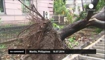 Typhoon Rammasun sweeps the Philippine capital of Manila