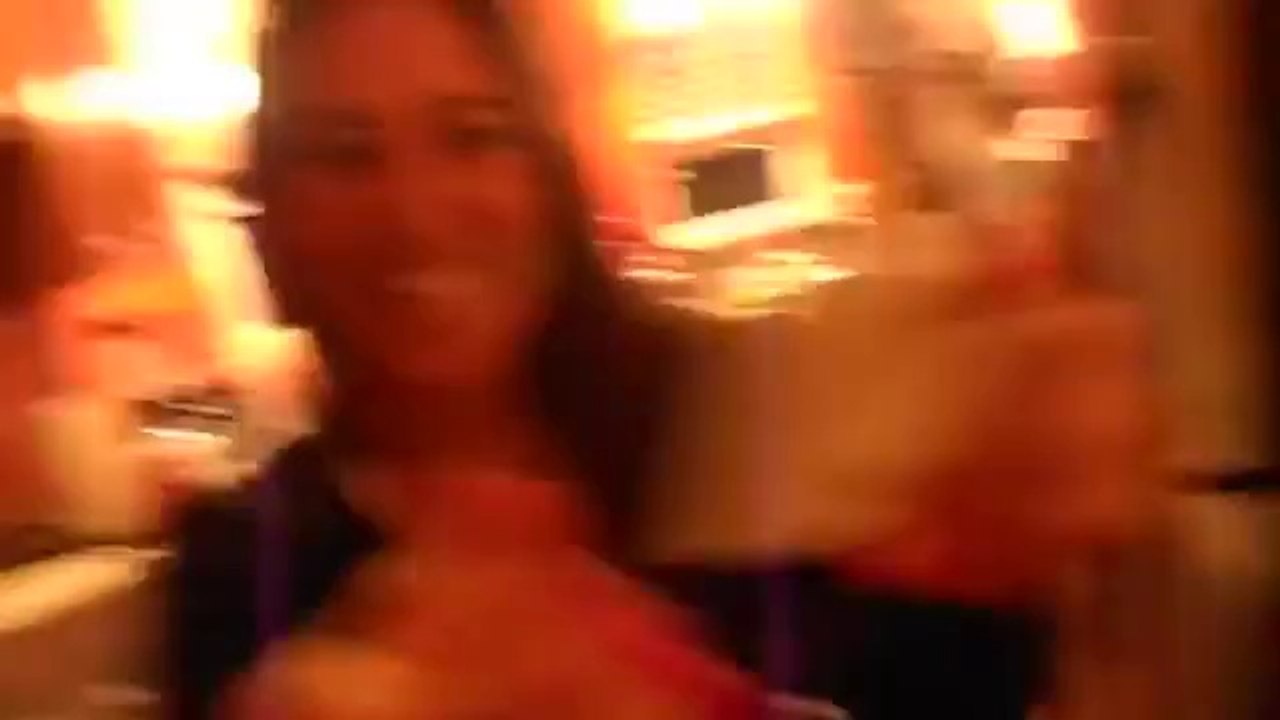 Blague fille gagne une loterie 10 000 $ pour son anniversaire réaction hilarant