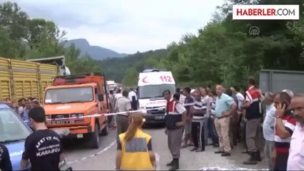 Karabük'te otomobil, kamyonla çarpıştı: 4 ölü, 1 yaralı