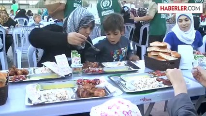 İHH'dan 450 kimsesiz çocuğa iftar -