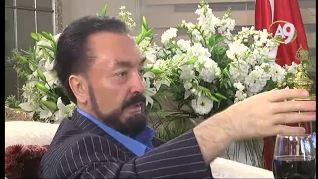 Fethullah Gülen Hocaefendi cemaati başta olmak üzere bütün cemaatlere karşı koruyan ve destekleyen bir uslüp bütün arkadaşlarımızın stilidir.