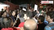 Milletvekilerinden İsrail Büyükelçiliği konutu önünde protesto -