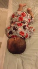 Uyuyan Bebeğe Sevdiği Müzik Dinletilirse