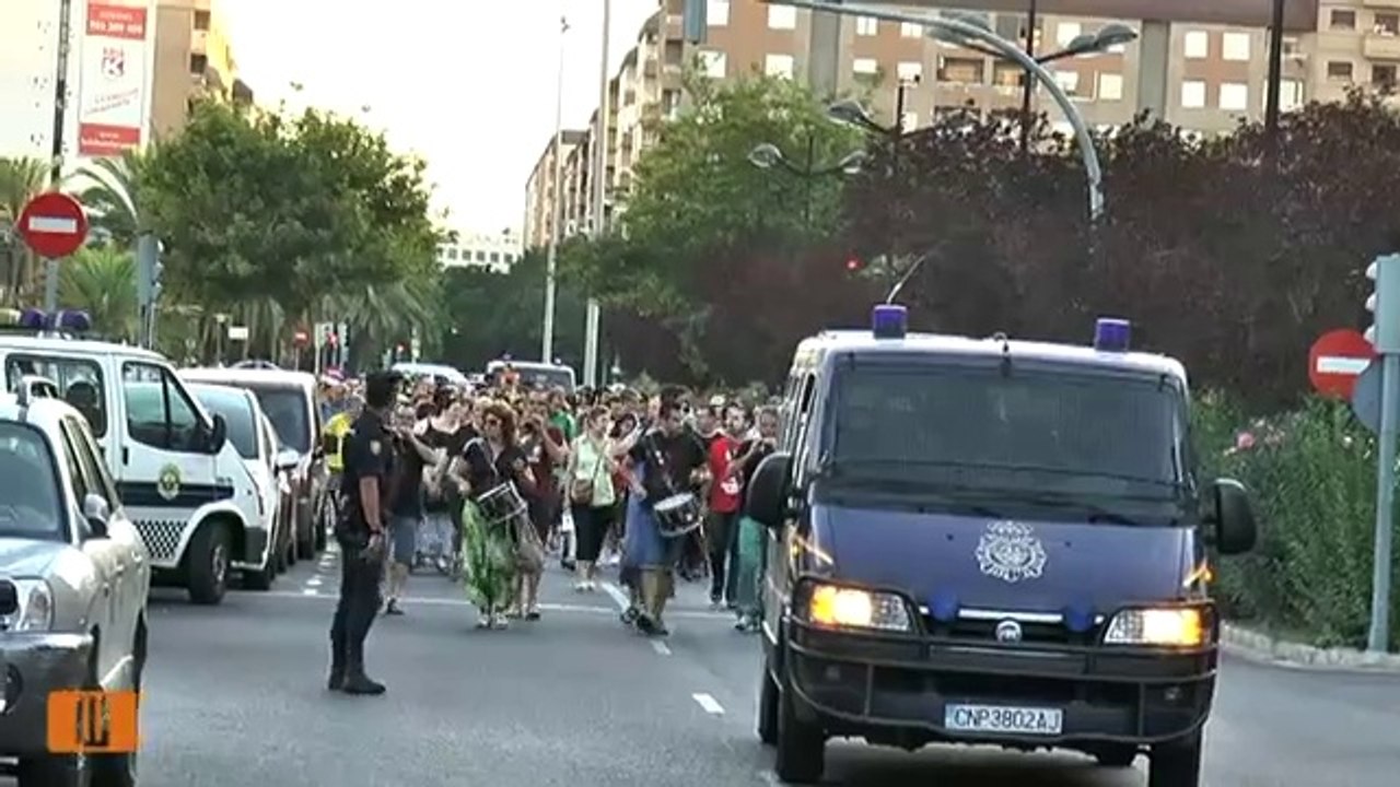 Pares i mestres valencians es planten davant la conselleria d'Educació