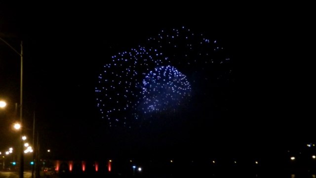 FEU D'ARTIFICE A CHICOUTIMI SAGUENAY (QUÉBEC) POUR LA FÊTE NATIONALE DU CANADA LE 1 JUILLET 2014