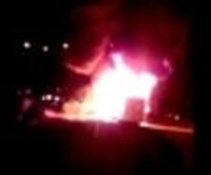 Yolcu otobüsü yanarak hurdaya döndü