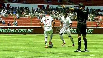 Piękny gol Hurtado w meczu z Barceloną