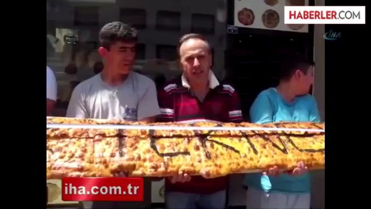 3 Metrelik Dev Ramazan Pidesi Görenleri Şaşırttı