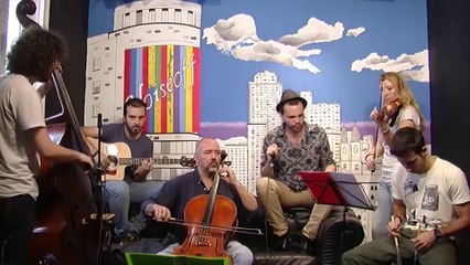 The Hardest Way - Walking Lonely (Acústico Noise off Festival)