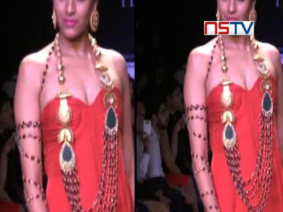 Sunny Leone turns tribe for iijw