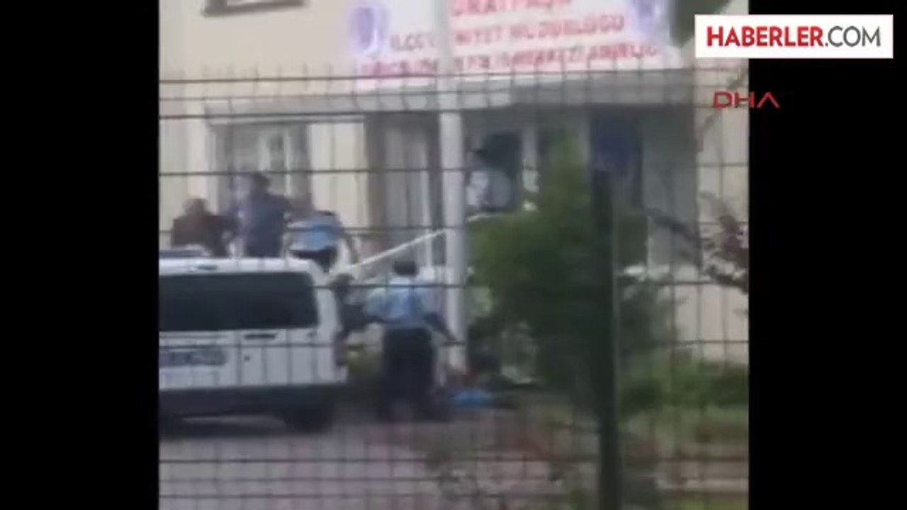 Antalyada Bayrağı İndirmeye Çalışanın Vurulma Anı Saniye Saniye Görüntülendi