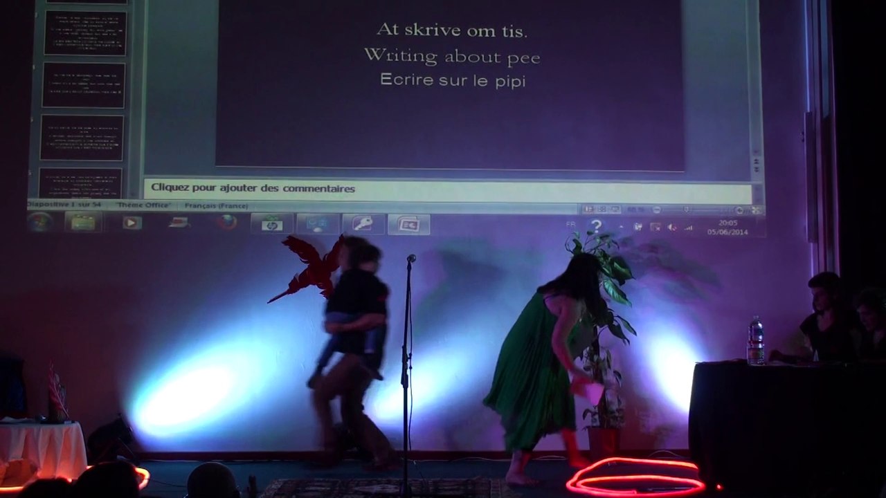 CDM 2014 DemiFinale 1 - Sara Hauge (Danemark) - 1er Tour - écrire sur le pipi