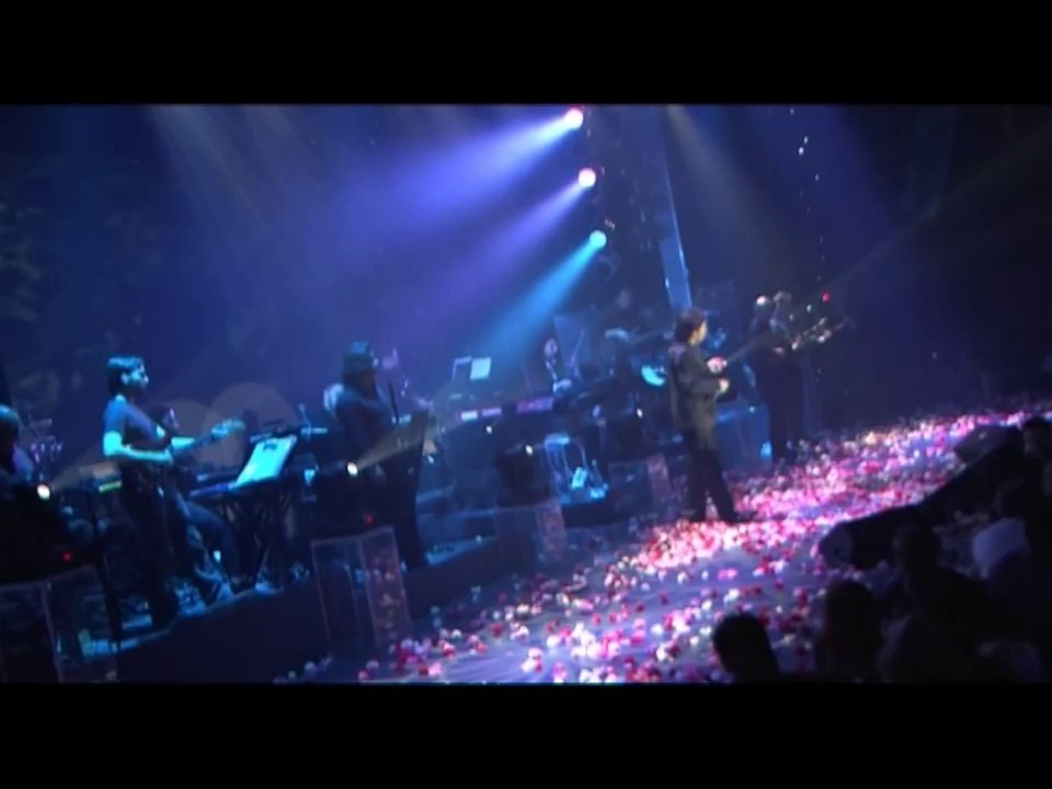 Νίκος Κουρκούλης - Πες μου πως είναι ψέμα live.......