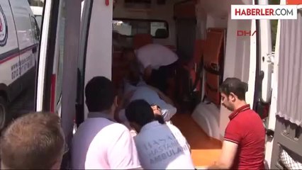 Sağlık Aracı, Yol Artasında Arıza Yapan Otomobile Çarptı