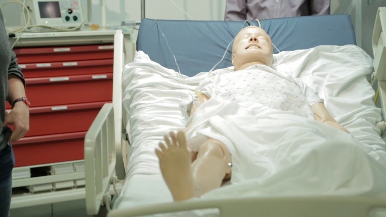 Why more doctors are practicing on dummies