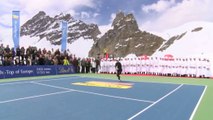 Buzz - Federer et Vonn jouent au tennis dans les Alpes