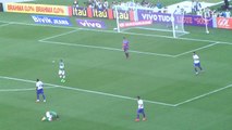 Lúcio leva a pior em choque com zagueiro do Cruzeiro