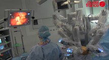 Au CHU de Rennes, le chirurgien pilote un robot pour opérer sans ouvrir le thorax