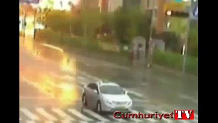 Helikopter caddenin ortasına böyle düştü