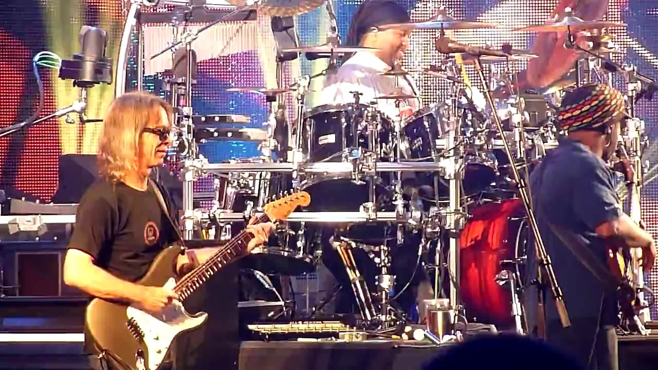 Dave Matthews Band feat. Victor Wooten - 41 (Mansfield MA - 06-16-2013)