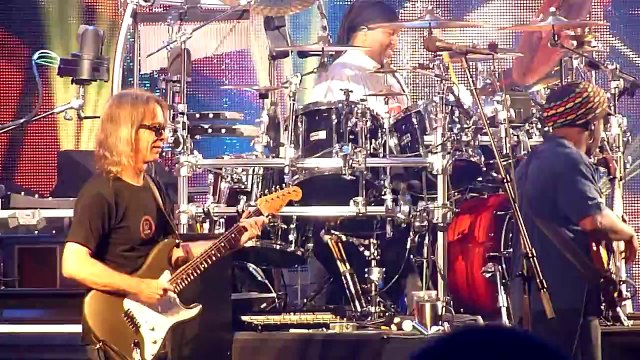 Dave Matthews Band feat. Victor Wooten - 41 (Mansfield MA - 06-16-2013)