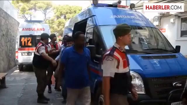 Ayvalık açıklarında kaçakları taşıyan sandal battı: 4 ölü, 1 kayıp -