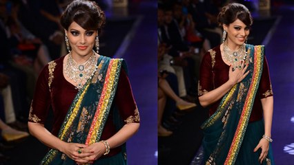 Bipasha Basu's Royal Bride Look On The Ramp of IIJW 2014