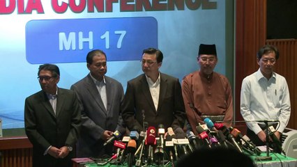 Ucrânia afirma que avião foi derrubado por rebeldes