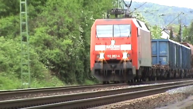 Züge bei Bad Hönningen am Rhein, MRCE 185, LTE 185, 2x 189, 2x DB185, 145, 152, 2x 143, 4x 425