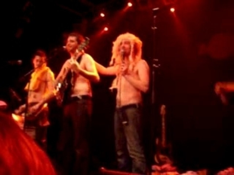 La Sex-Bomb un homme et un homme Vaureal