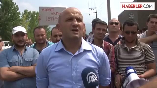 Fabrika işçilerinden tabutlu eylem -