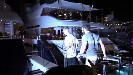 Exclu Vidéo : Justin Bieber : "Cannes, c'est super !"... Découvrez ce que le chanteur fait à Cannes !