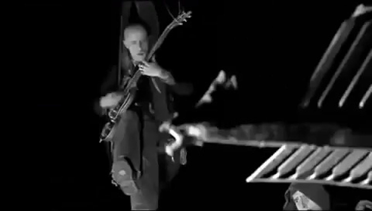 Les Ramoneurs De Menhirs - Bella Ciao_(360p)