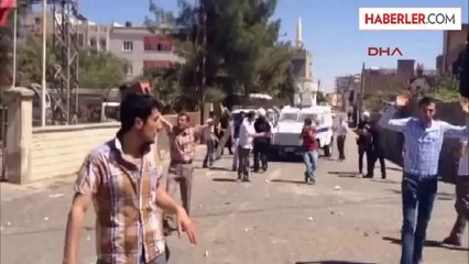 Download Video: Midyat'ta Elektrik Kesintileri Protestosunda DEDAŞ Binası Taşlandı