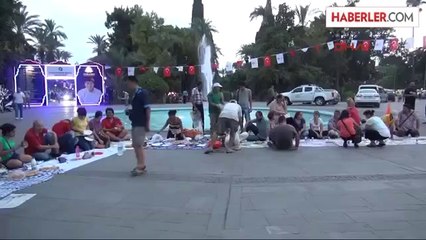 Antalya'da İşten Atılan İşçiler İçin Yeryüzü Sofrası