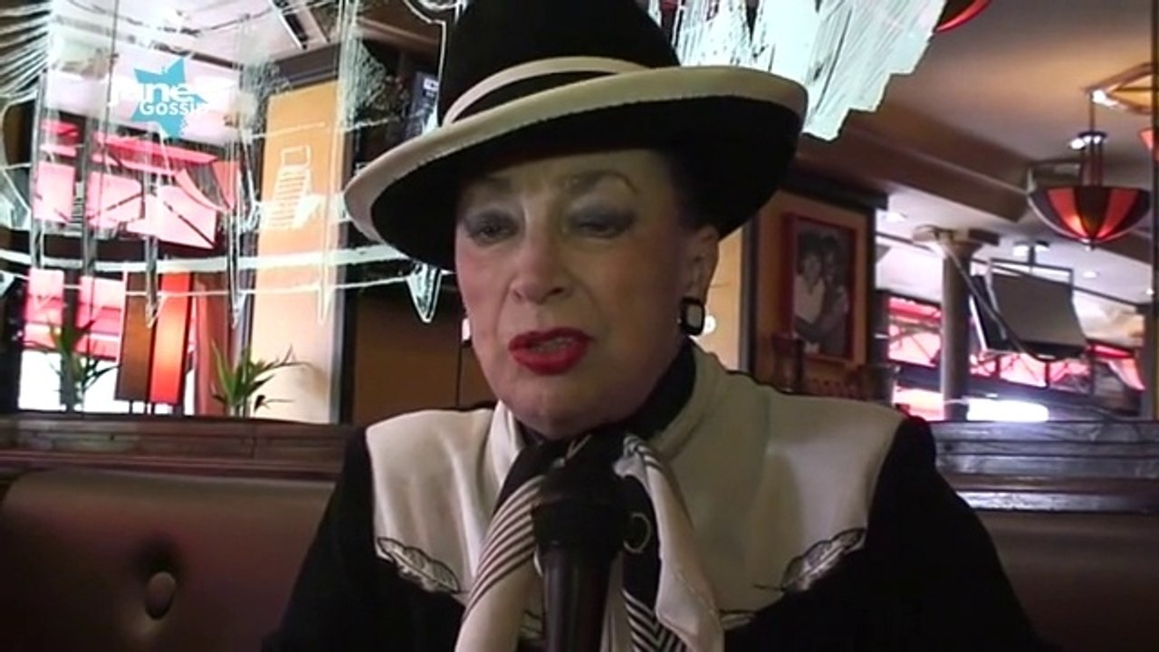 Geneviève de Fontenay : "J’espère que la robe de mariage de Kate Middleton sera moins plouc que celle de Diana !"