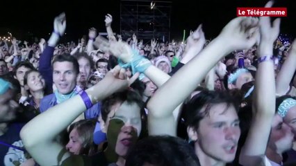 Vieilles Charrues 2014. L'énergie de Franz Ferdinand sur scène