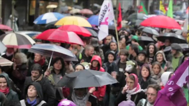 On lâche rien ... HK et les Saltimbanks
