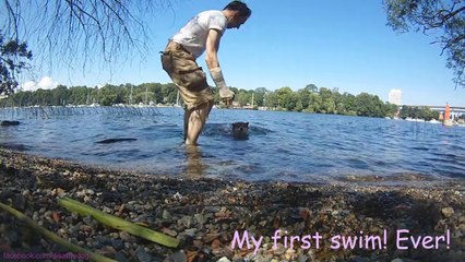 Shiba Inu dog having her first swim!