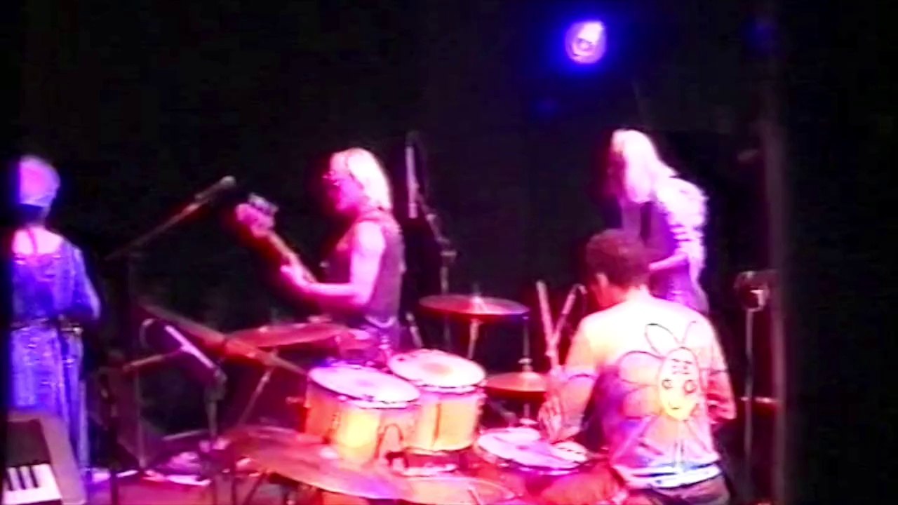 Tournée Française de Gong 10/12/2001 - Bordeaux - Barbey Rock School