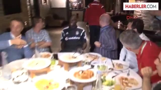 Demba Ba, Basın Mensupları ile İftar Yemeğinde Bir Araya Geldi