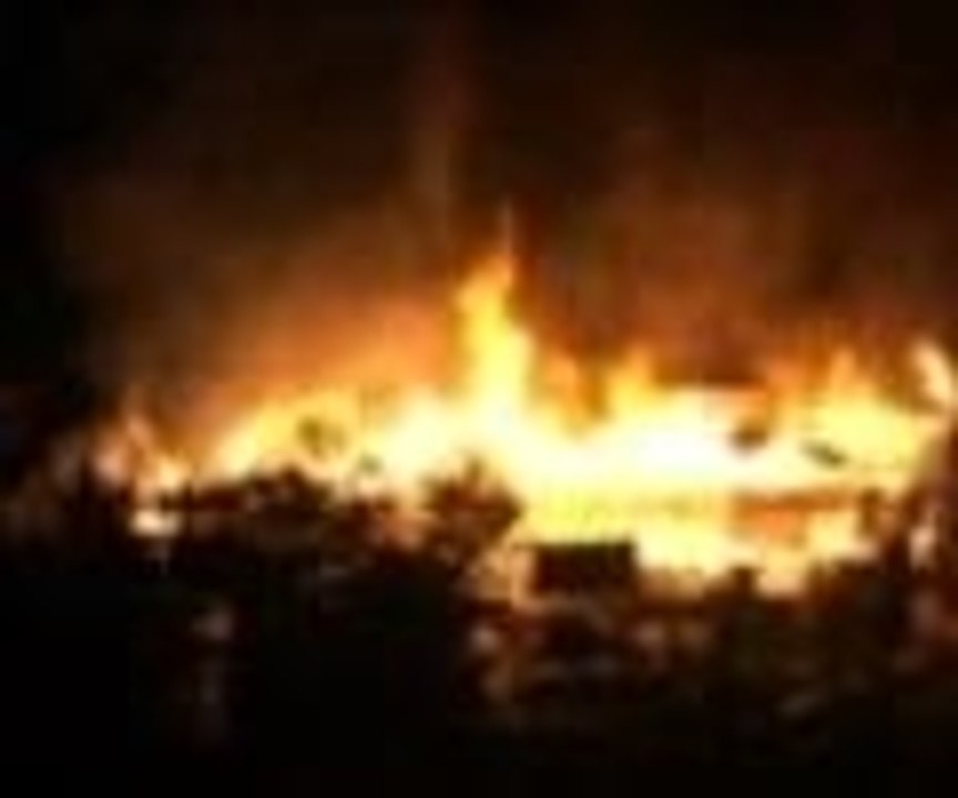 Mangal ateşi restoranı yaktı